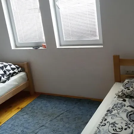 Holiday home Vikend Kuca Oaza *